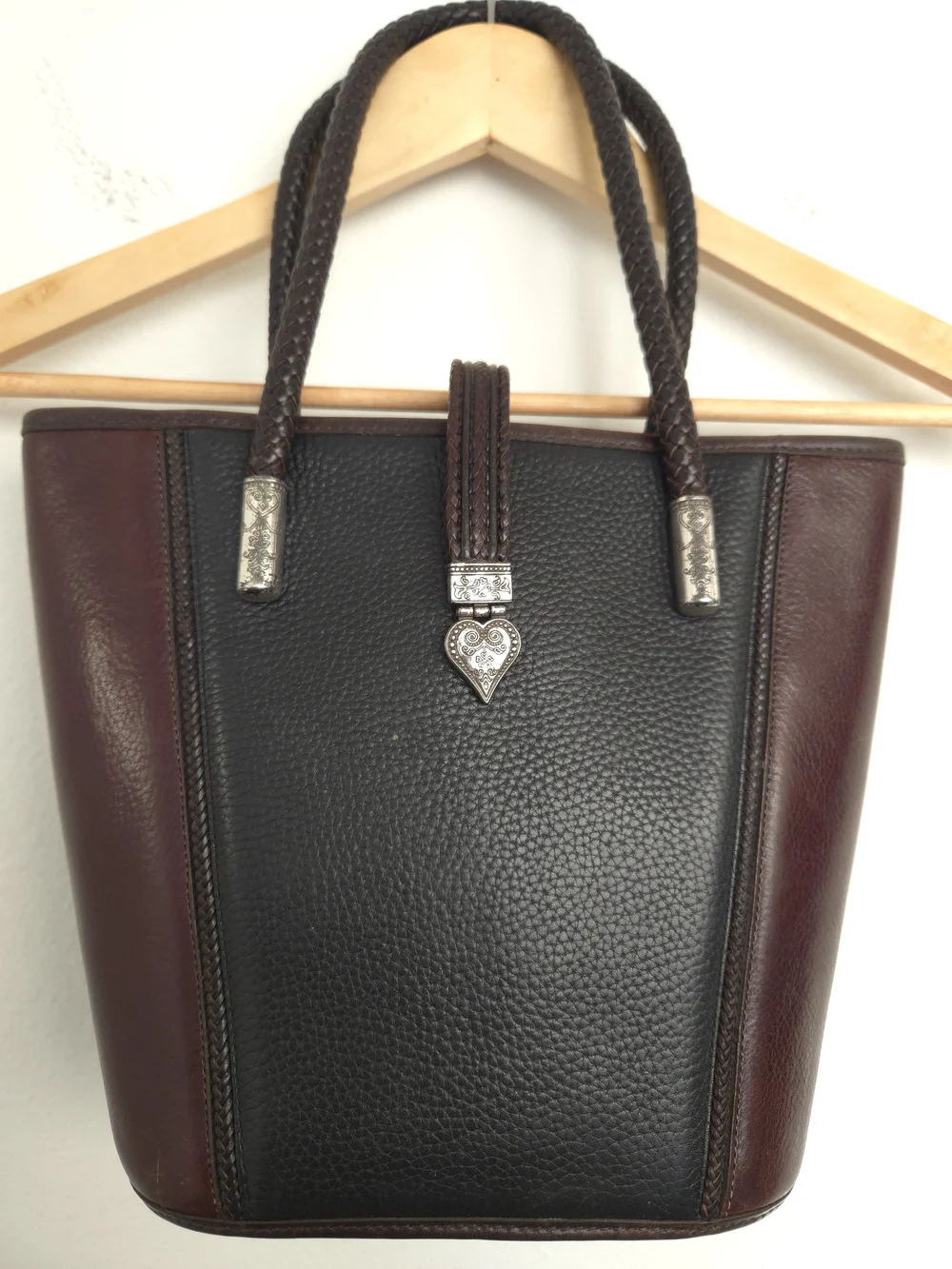 Brighton Black Dark Brown Leather Gigi Bucket Bag Tote Silver Heart Accent